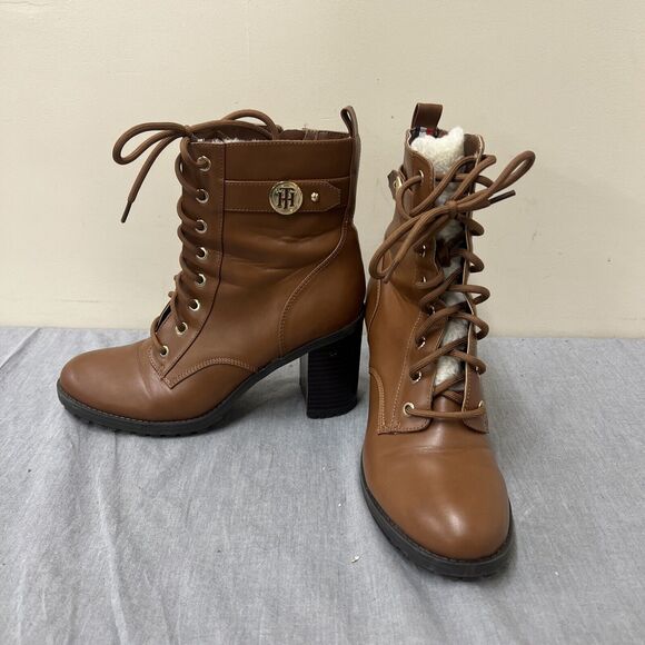 TOMMY HILFIGER Womens Camel .5" Platform Lug Sole Buckle Accent Round Toe Chrty - Picture 1 of 10